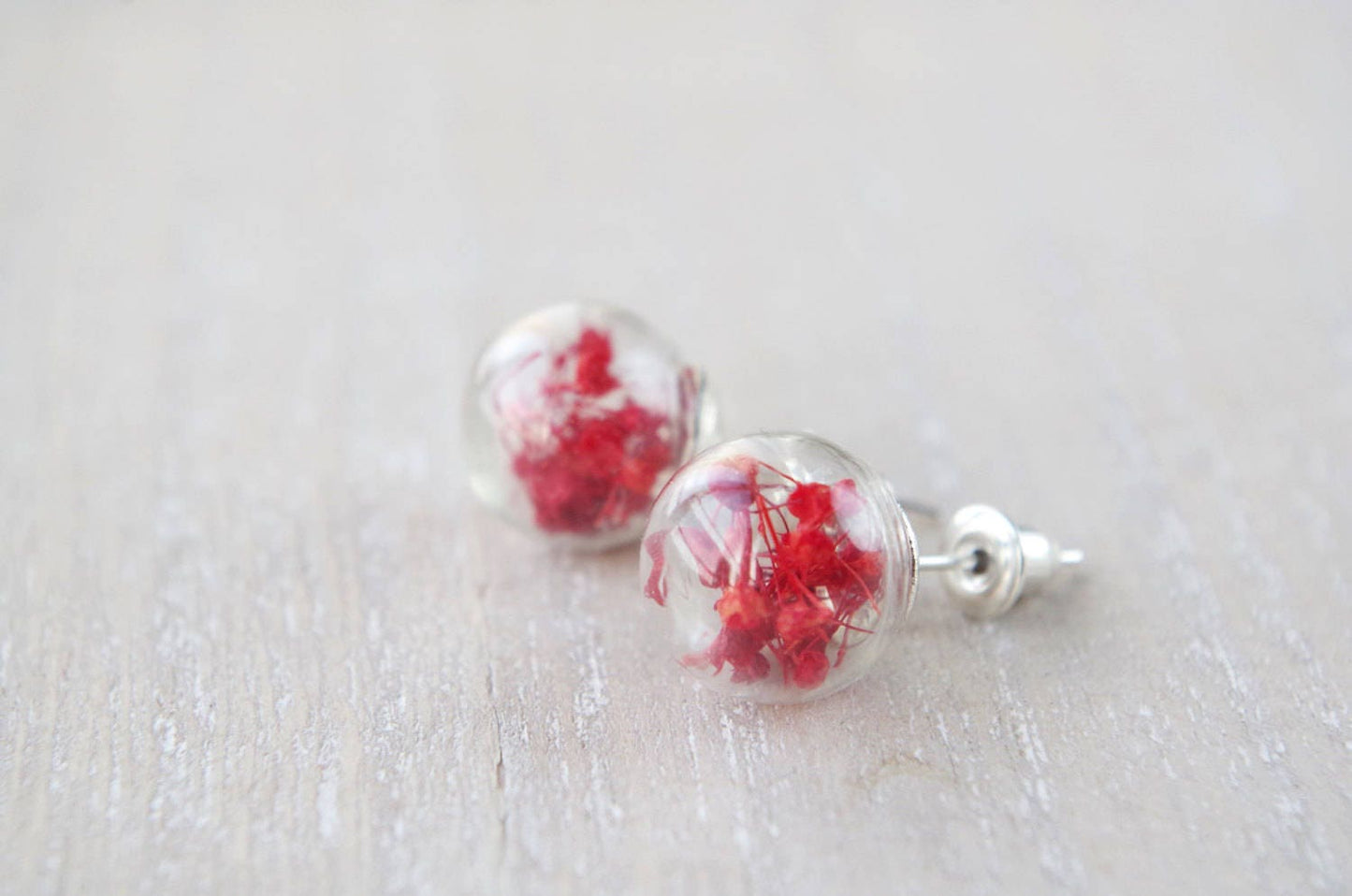 Red flower stud earrings natural flower jewelry small real flower earrings daisy flower botanical glass globe birthday gift Mother's Day