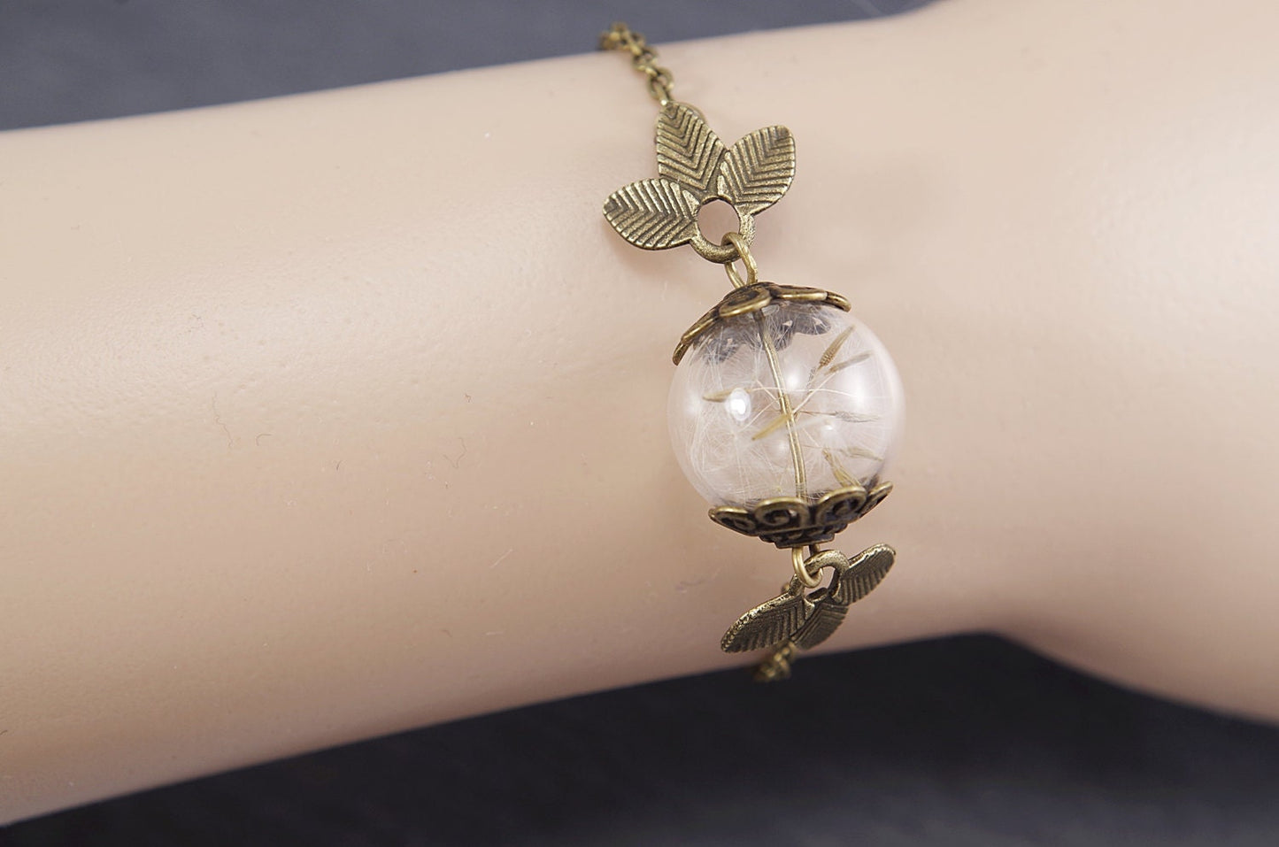 Dandelion bracelet Adjustable bracelet Dandelion seed jewelry Antique brass bracelet Nature plant Terrarium dandelion Jewelry Gift for mom