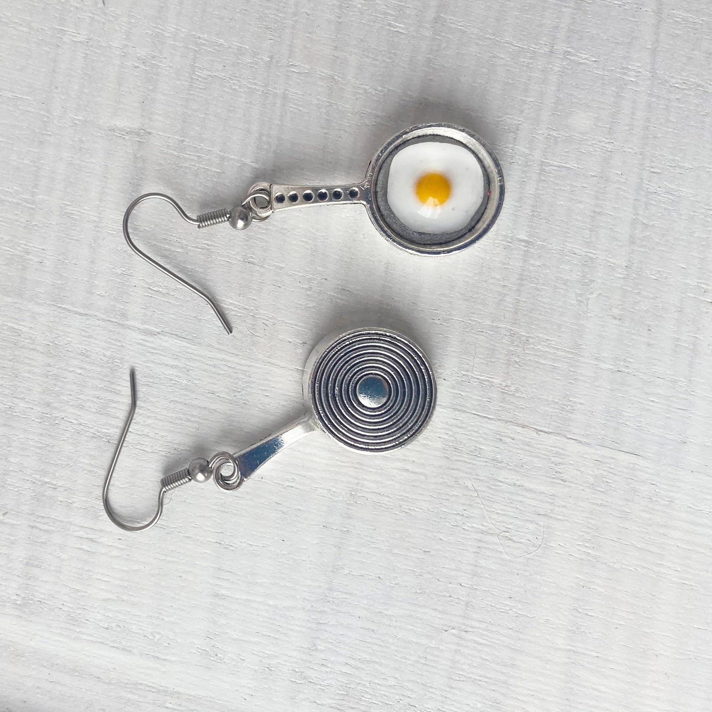Fried egg charm earrings Frying Pan jewelry Kitchen appliances Miniature Food Frying Pan gift for Mom Wife Breakfast