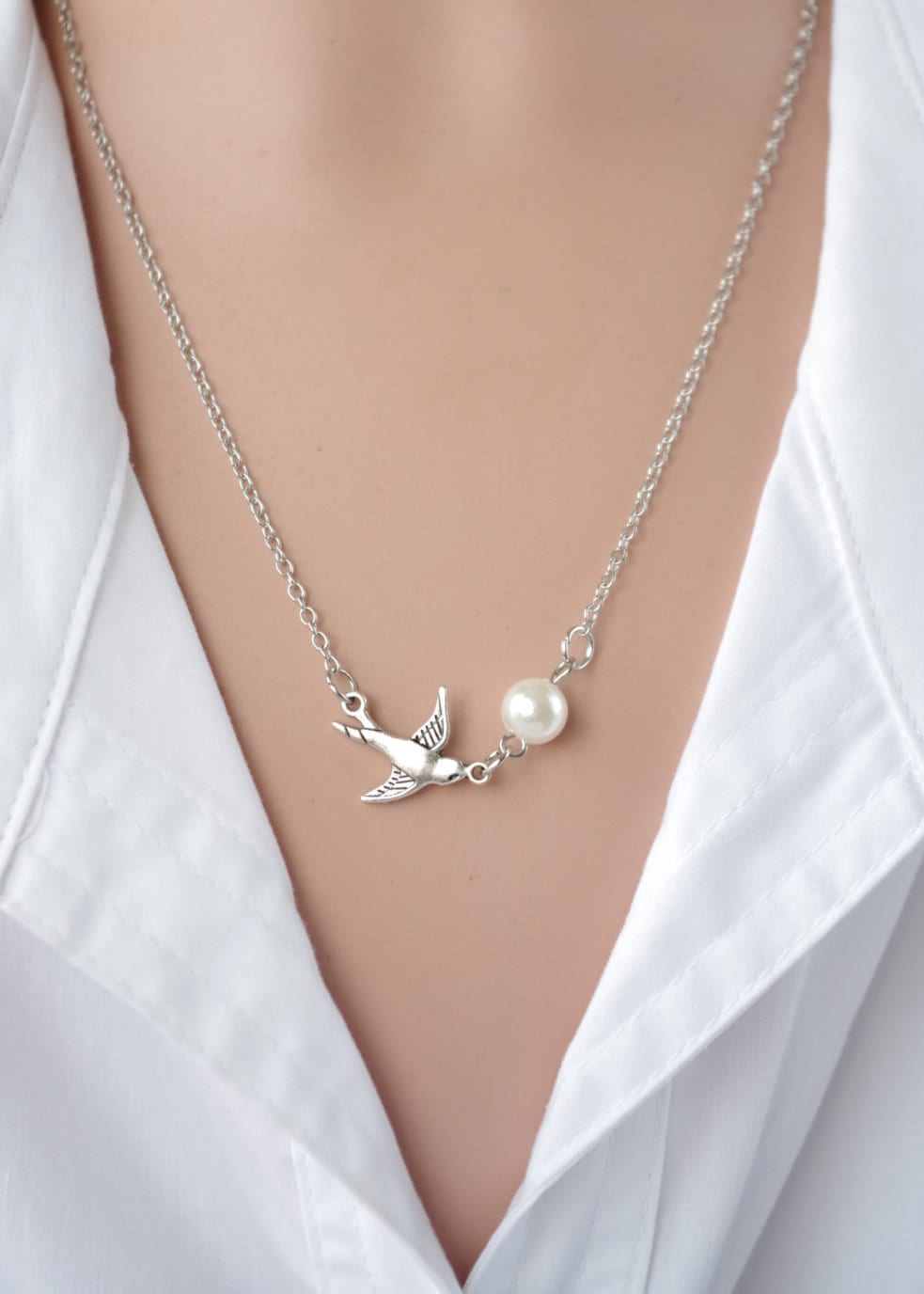 Sparrow necklace Pearl jewelry Simple necklace Bird necklace Christmas gift for her Mothers day gift for women Bridesmaids gift for Grandma