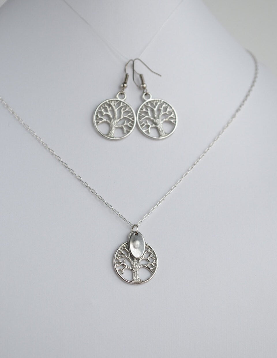 Silver Tree Earrings Family Tree Earrings Drop Earrings Circle of Life Dangle Earrings Simple Everyday Silver Tree Earrings Christmmas Gift