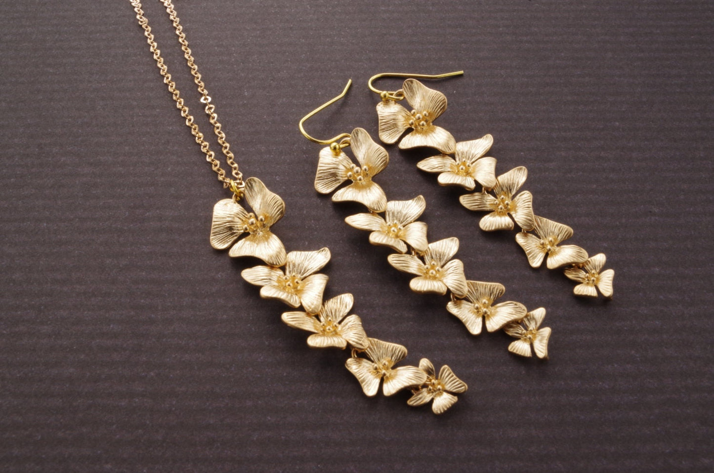 Orchid Necklace Gold flower jewelry Christmas gift for her Bridesmaid Gift for grandma Statement Necklace Wedding jewelry