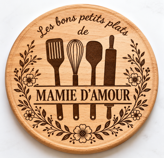 Plateau en bois gravé Mamie d’amour – Cadeau personnalisé pour grand-mère – 25 cm