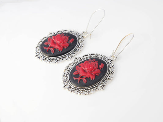 Boucles d’oreilles camée argentées – Rose rouge sur fond noir en acier inoxydable