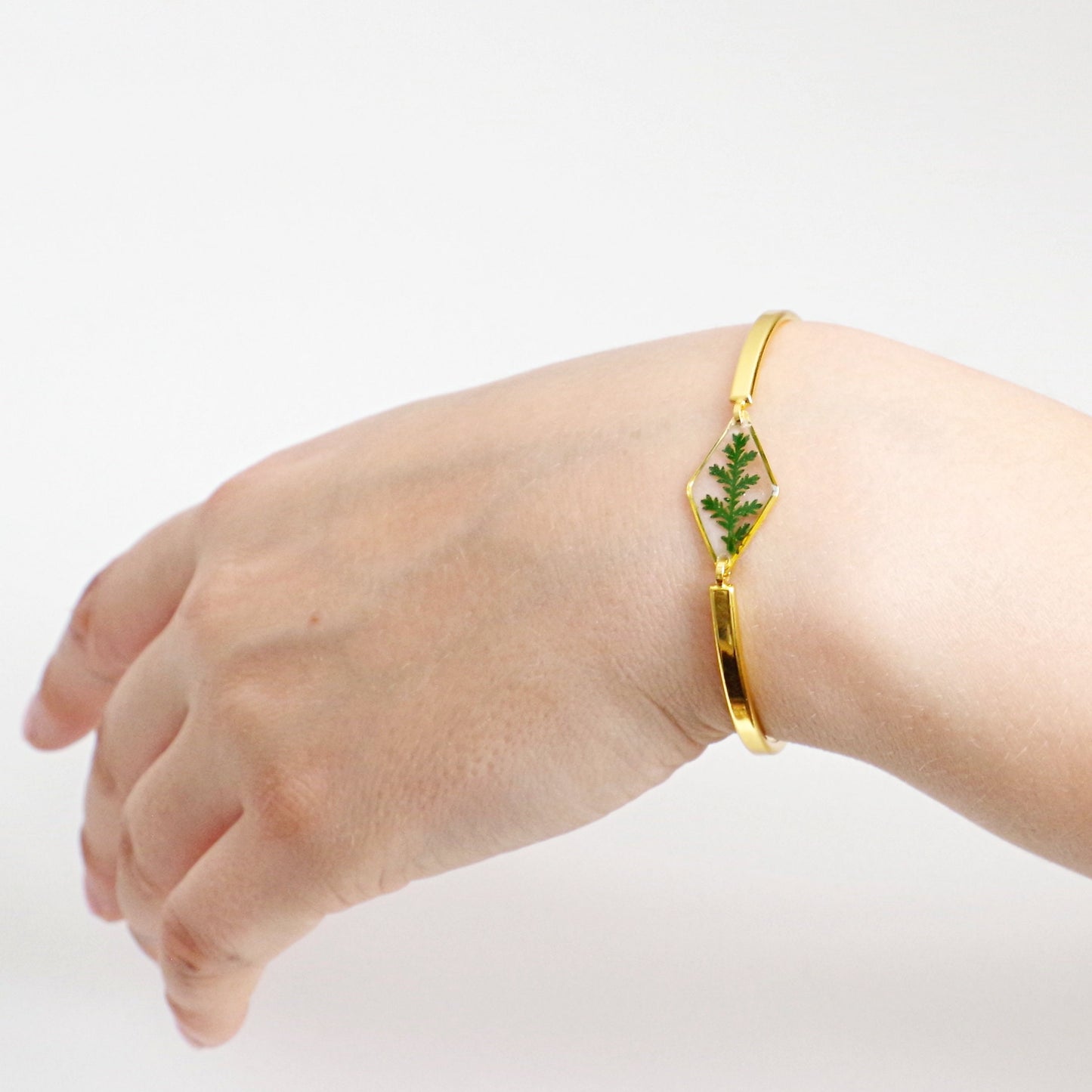 Gold bracelet with lobelia purple in resin Terrarium real flower jewelry Mothers day gift for mom Botanical adjustable bracelet for women