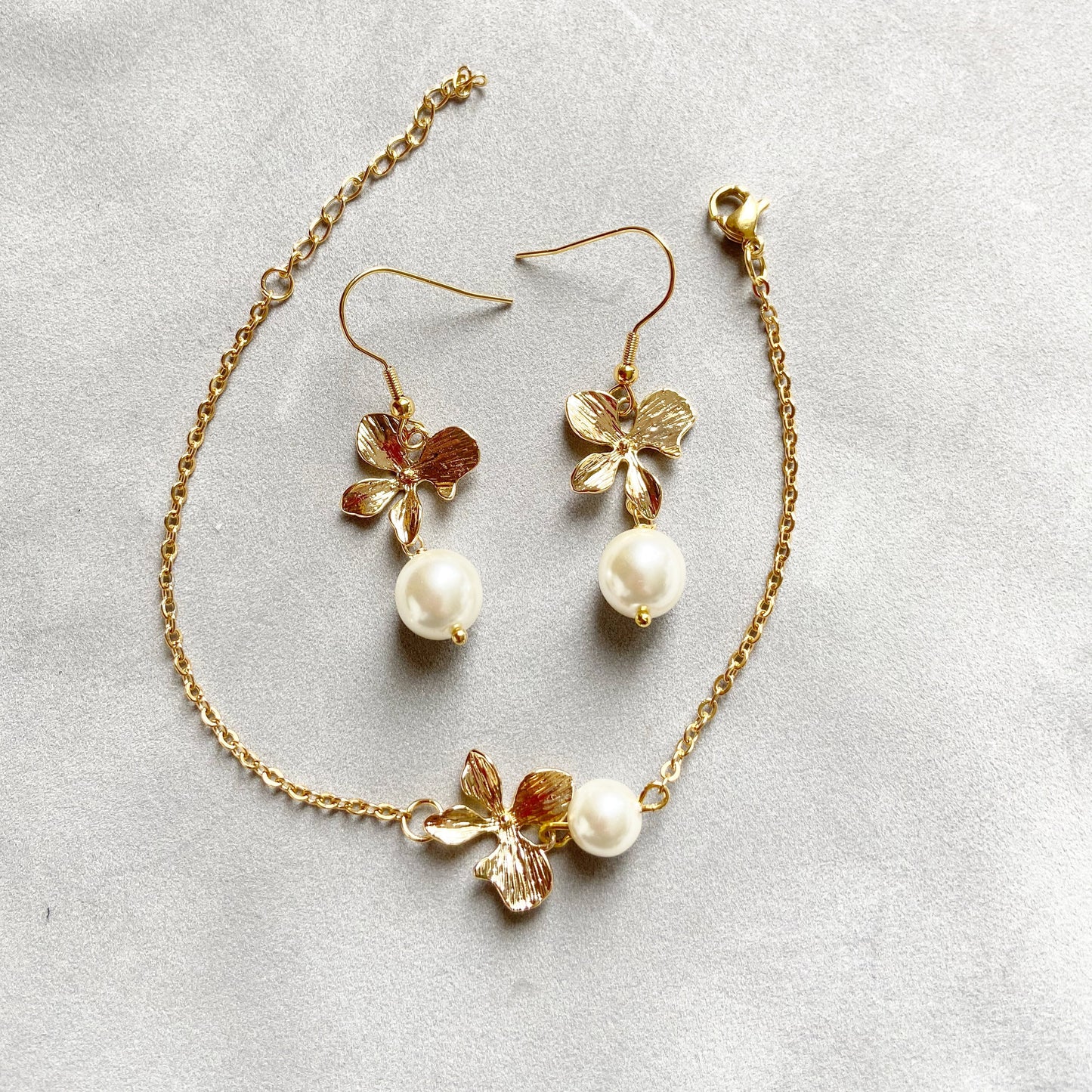 Orchids gold with Pearl Bracelet and Earrings for Bridesmaid Wedding Jewelry Set For Brides. Mother's gift for her