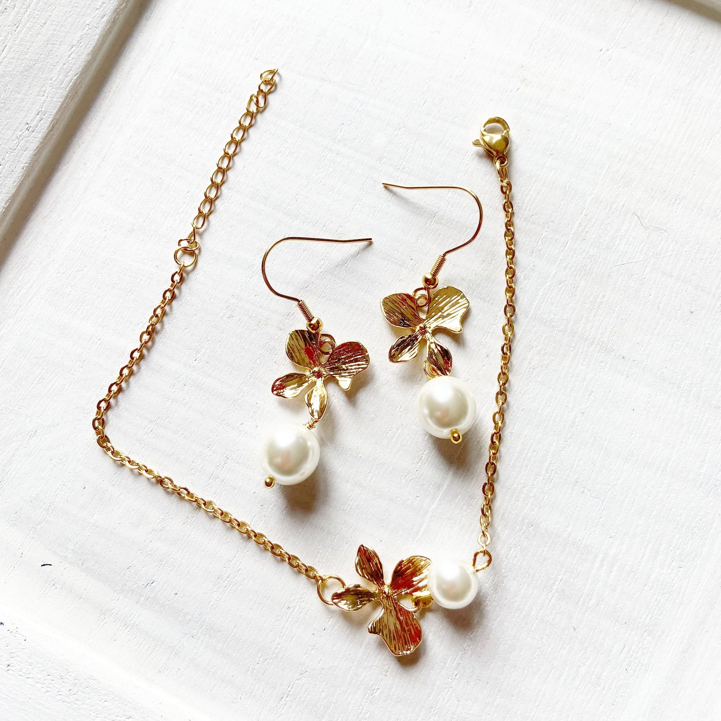 Orchids gold with Pearl Bracelet and Earrings for Bridesmaid Wedding Jewelry Set For Brides. Mother's gift for her