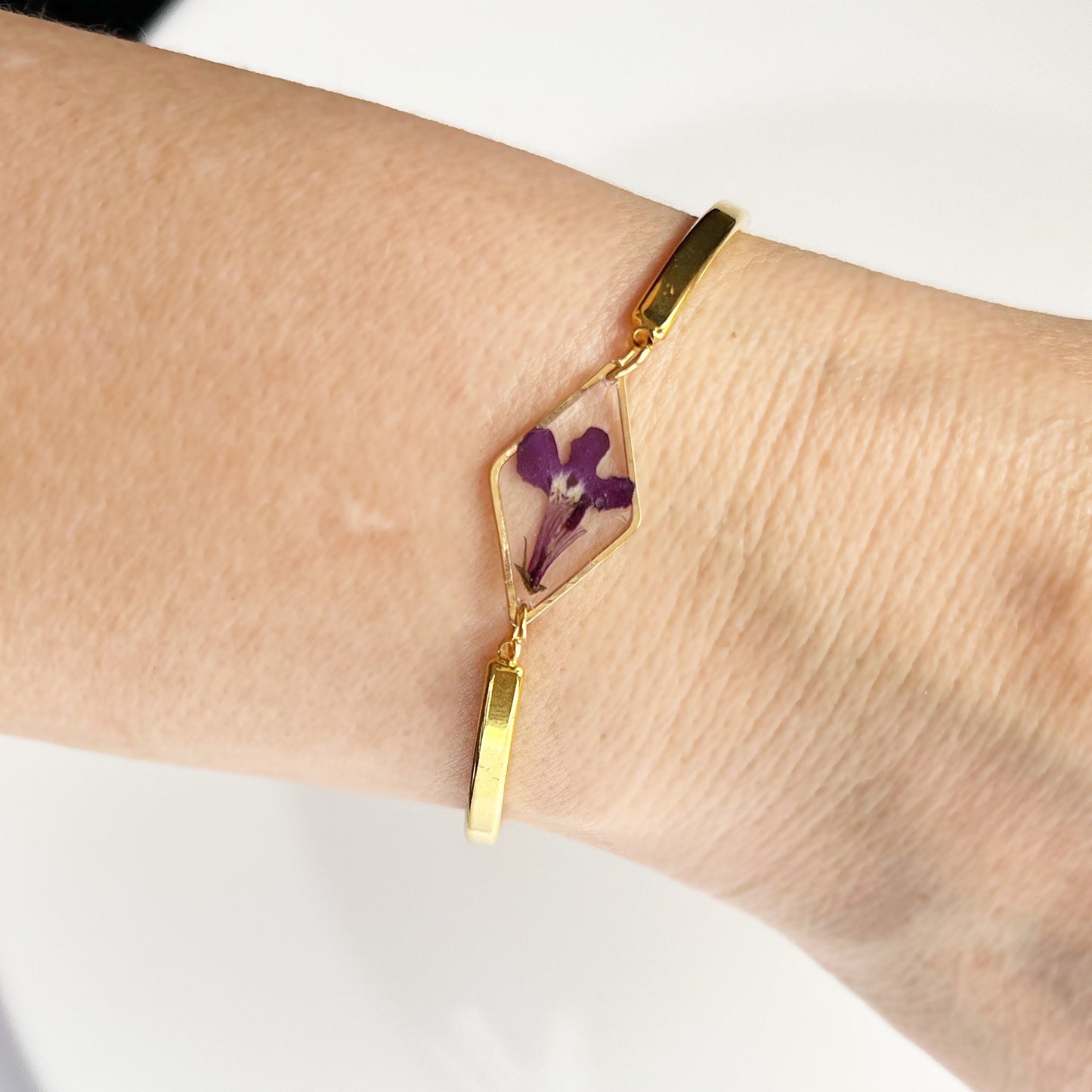 Gold bracelet with lobelia purple in resin Terrarium real flower jewelry Mothers day gift for mom Botanical adjustable bracelet for women