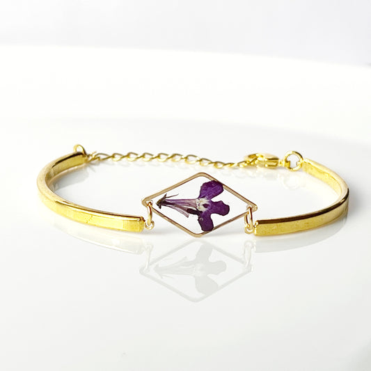 Gold bracelet with lobelia purple in resin Terrarium real flower jewelry Mothers day gift for mom Botanical adjustable bracelet for women