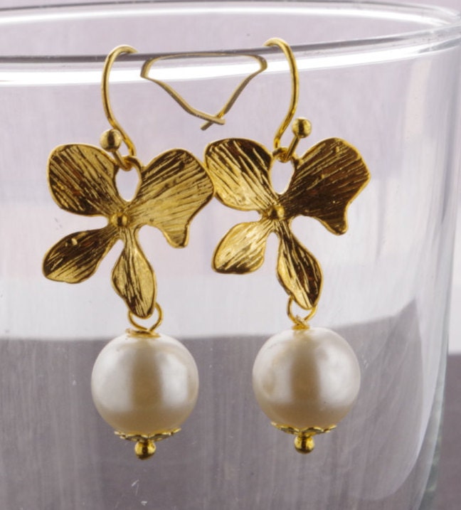Gold orchid earrings with pearls. Flowers jewelry Bridal gift Wedding earrings Mothers day gift for women