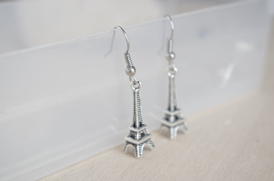 Boucles d'Oreilles Tour Eiffel a Paris  – Élégance Parisienne Pendentif Vintage