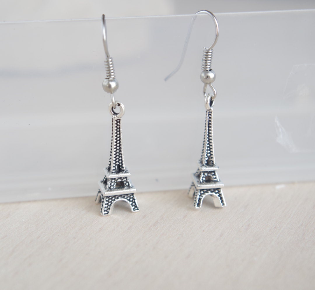 Boucles d'Oreilles Tour Eiffel a Paris  – Élégance Parisienne Pendentif Vintage